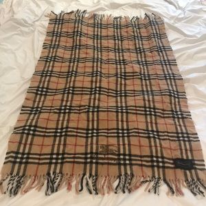 COPY - Burberry scarf